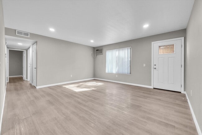 10472 Chapman Ave Unidad B