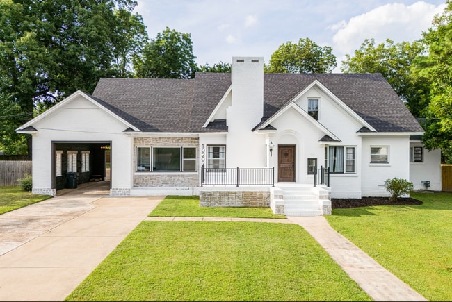 Building Photo - For Rent | Fully Furnished 5,000 Sq. Ft. Luxury Home with Pool