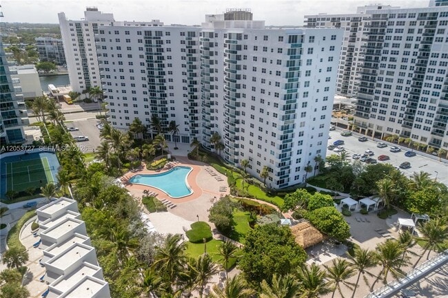 Building Photo - 3001 S Ocean Dr Unit 317