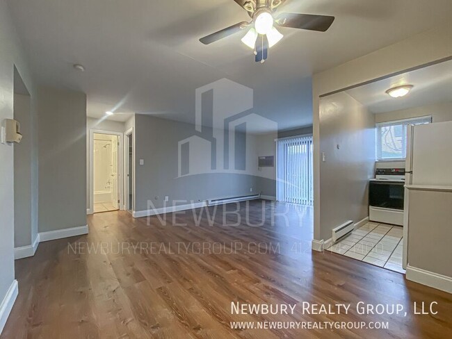 Welcome to Your New Home in the Westwood/O... - Welcome to Your New Home in the Westwood/O... Unit Apt. 21