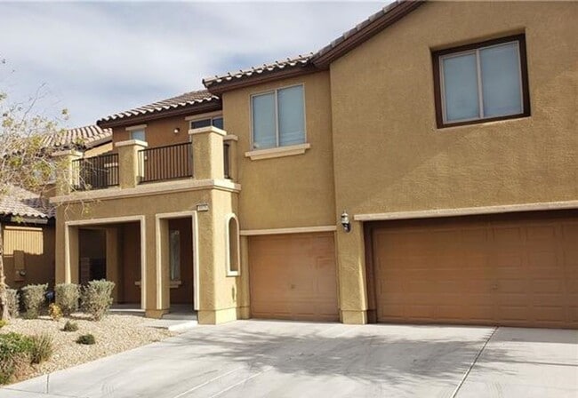 Photo - Spacious floorplan