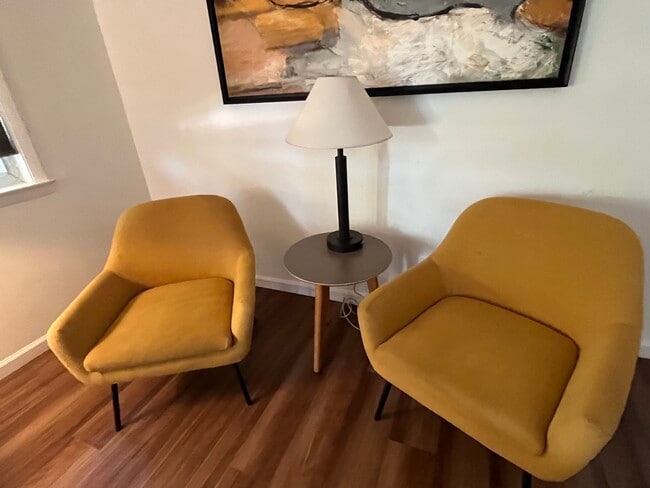 Photo - 5756 Kendon St