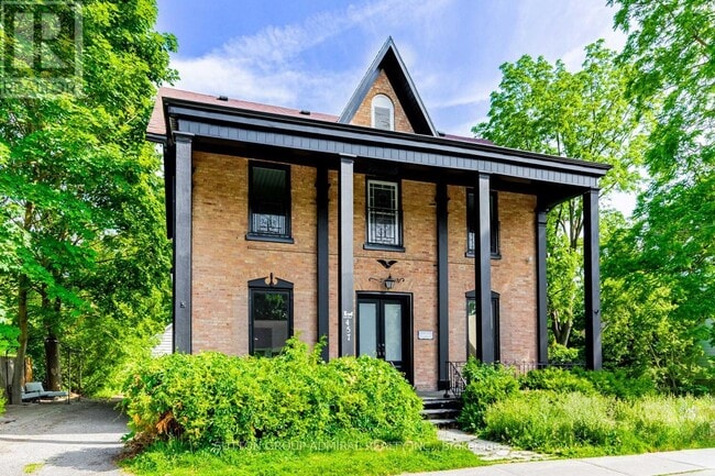 Photo - 457 D'Arcy St Unit 3
