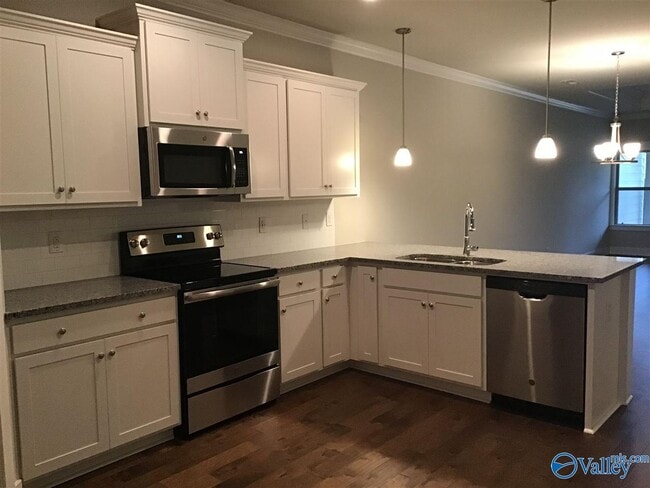 Photo - 700 Rivulet Dr SW