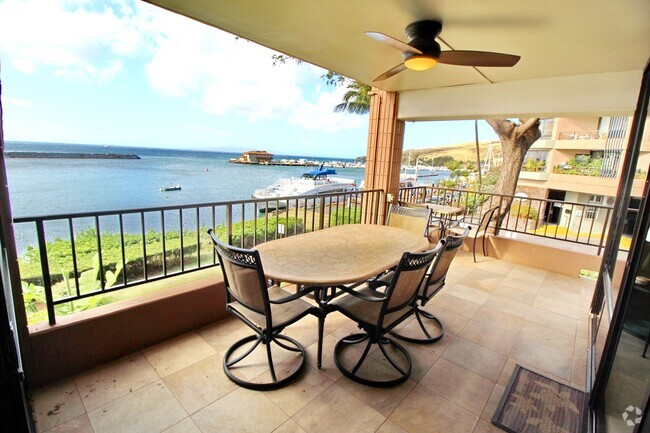 Building Photo - Extremely RARE right on the Ocean in Maala... Rental