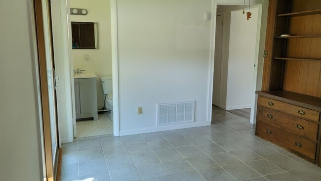 Photo - 801 Lemaster Ave