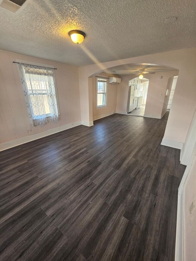 Photo - Newly Remodeled 2 Bedroom Home!