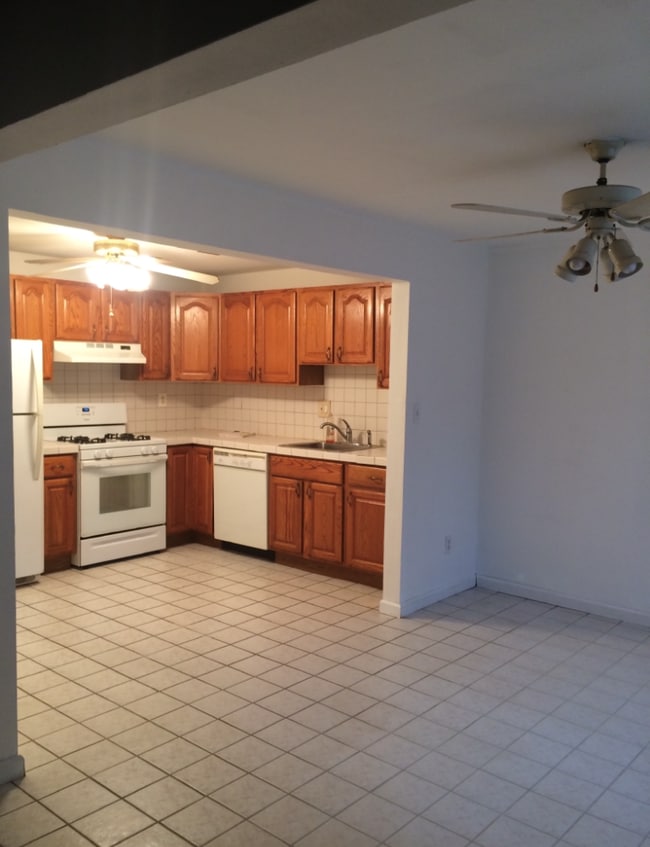 Large Open Kitchen to Dining Room - 62 Country Club Ln Unit 62