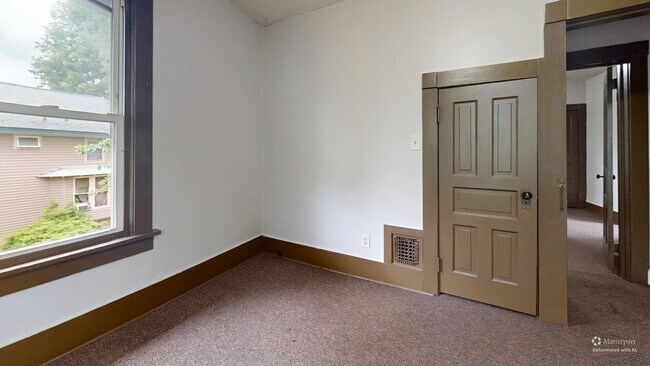 Photo - 1137 7th St NW