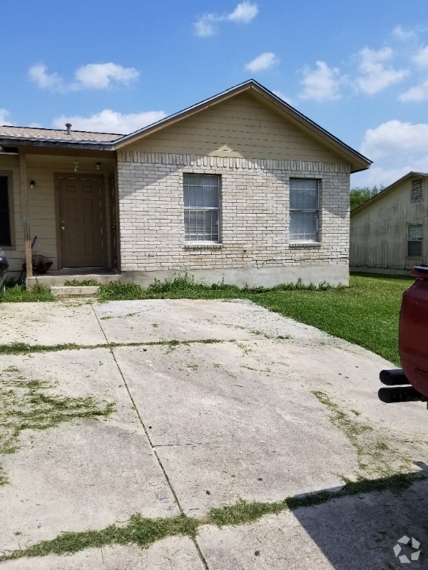 Building Photo - 4214 Woodmanor Dr Rental