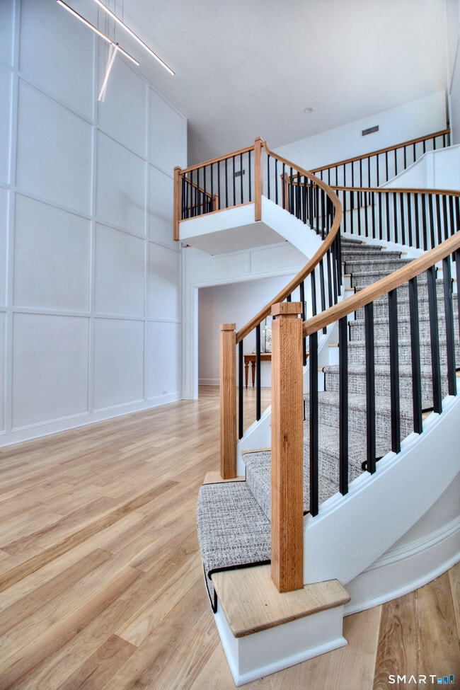 62 Weston Rd