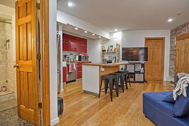 Photo - 23 Saint Stephen St Unit 1