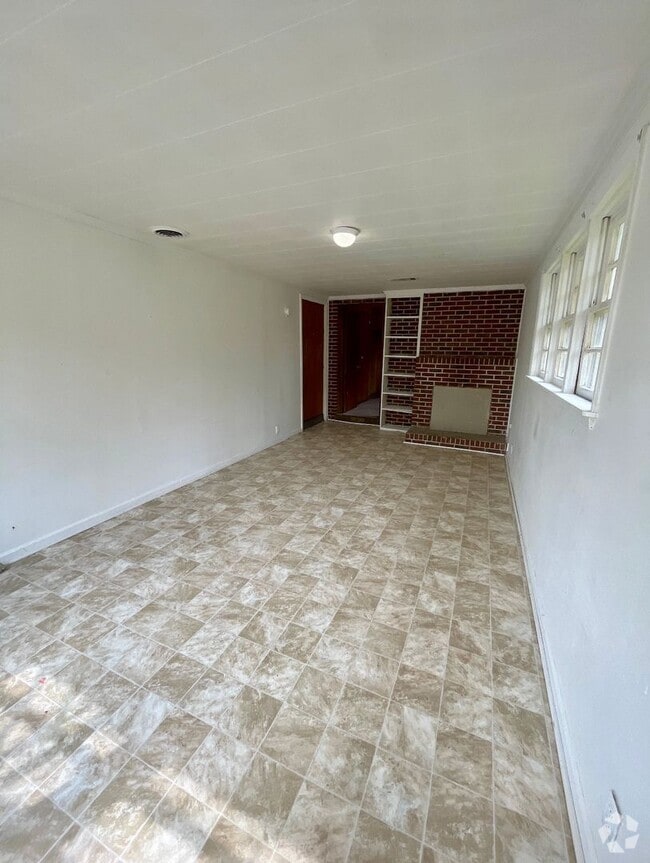 Building Photo - 127 E Oak St Unit 127 E Oak St A Rental