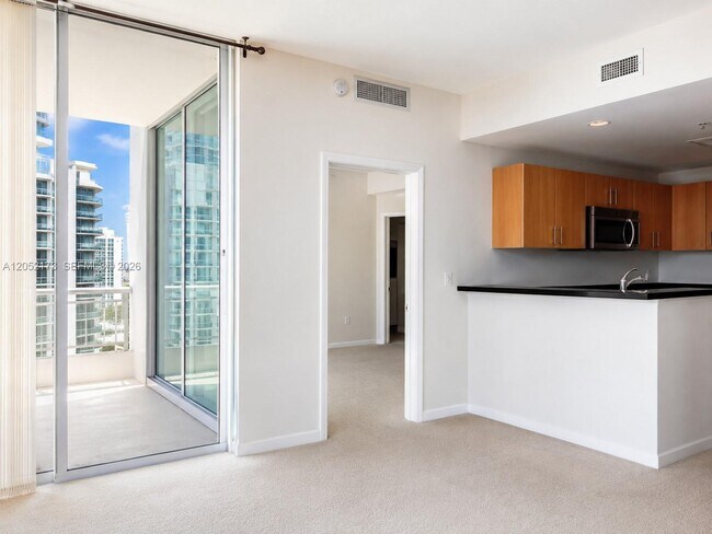 Photo - 300 S Biscayne Blvd Unidad T-3511
