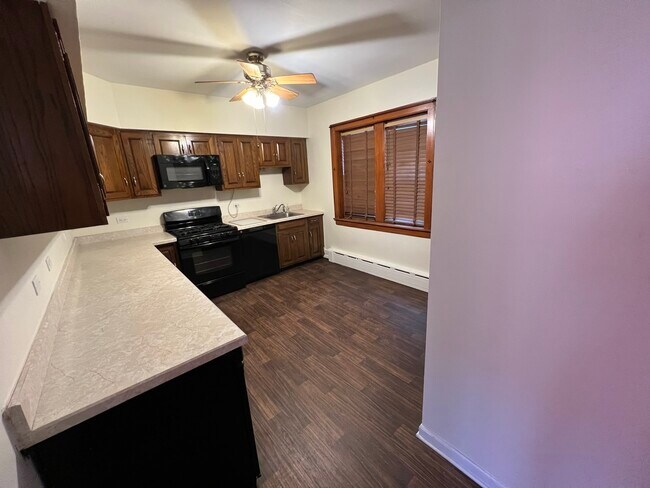 Photo - 3359 N Laramie Ave Unidad 1N