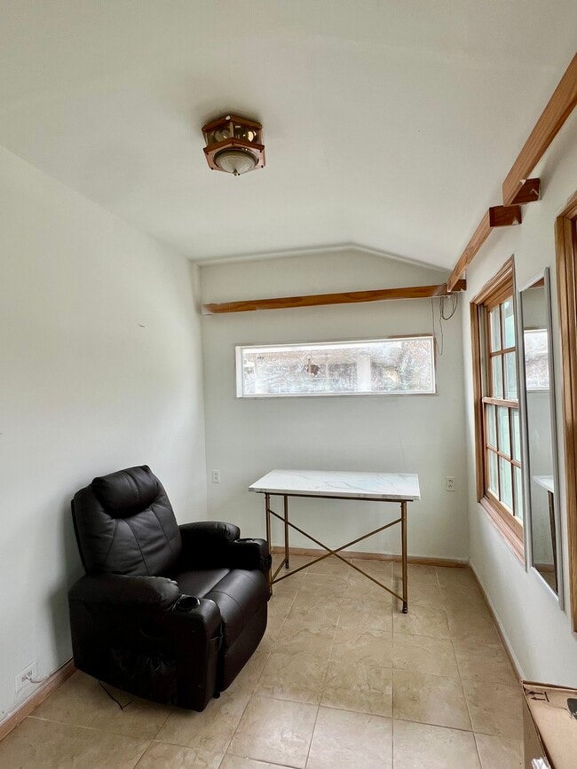 Photo - 104 E Pinecrest Ave