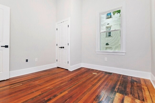 Photo - 85 Webster St Unidad 3