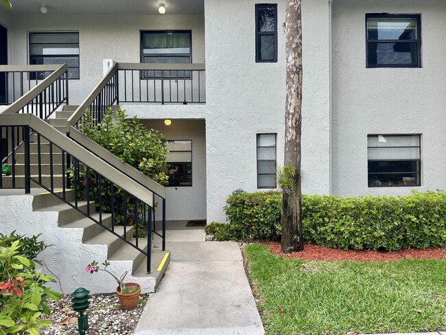 Building Photo - 21500 Cypress Hammock Dr Unit 38e