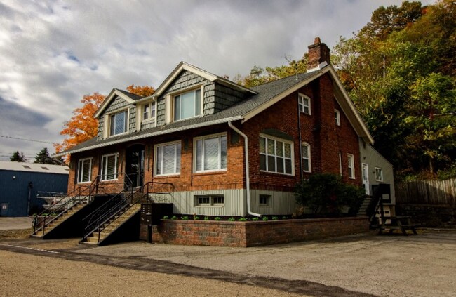 Photo - 14 River Rd Unit Suite 1