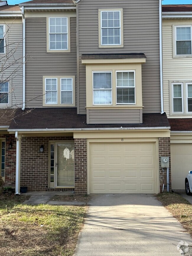 Building Photo - Gorgeous 3Bedroom Townhome in Reisterstown...