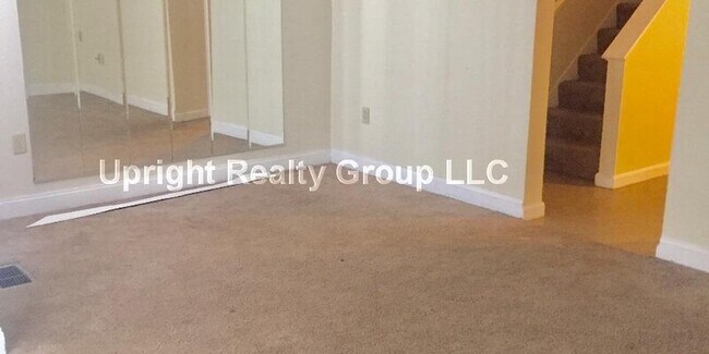 Towne Estates - Towne Estates Condo Unit B
