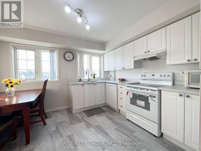 Photo - 593 Kennedy Rd