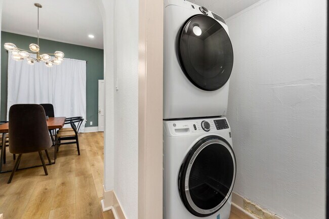 Photo - 110 E Craig Pl Unit 1