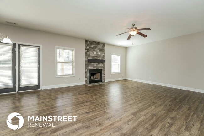 Photo - 1025 Overlook Walk Way