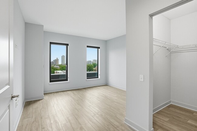 1021 W Addison St Unit 710