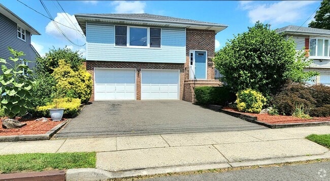 Building Photo - 223 Miller Ave Unit 223 Miller Ave Rental