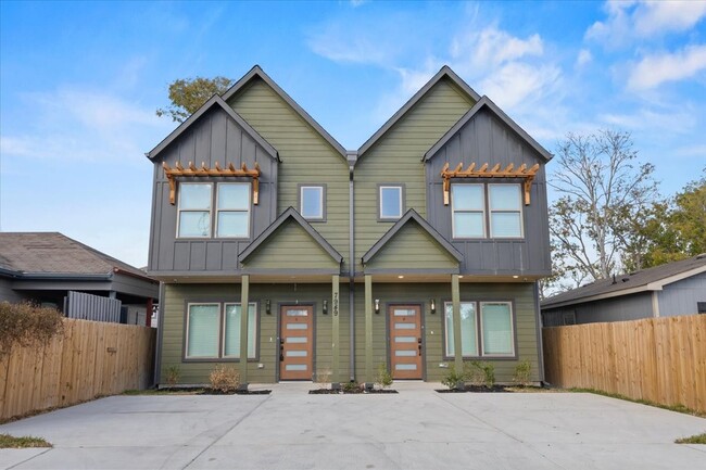 Photo - 7949 Attwater St