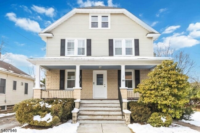 Building Photo - 10 Zazzetti St Unit 1