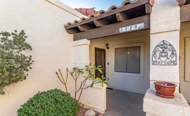 Photo - 729 W 37th St