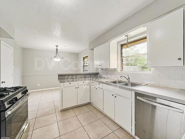Photo - 2930 Wuthering Heights Dr