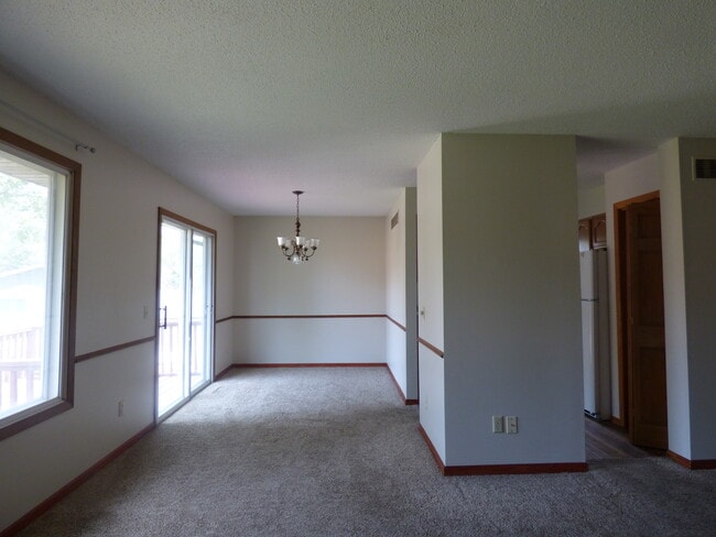 1600 Commerce Dr