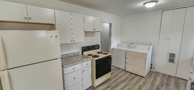 Photo - 500 W Ford Ave