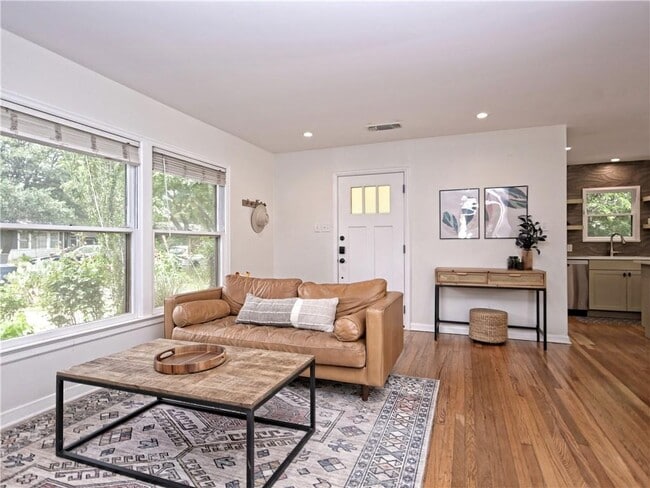 Photo - 5707 Avenue F