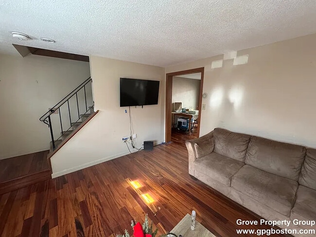 Photo - 106 W 8th St