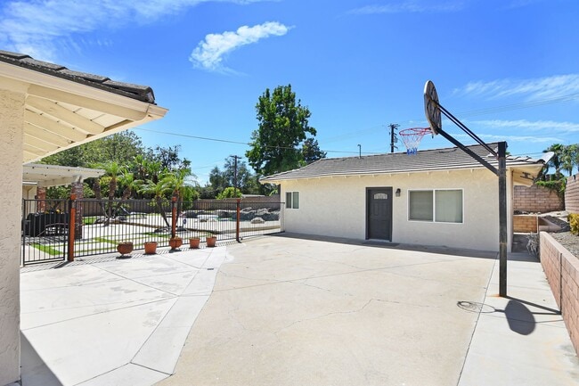 Photo - 1913 N Vallejo Way Unidad 1913 N Vallejo Way #B