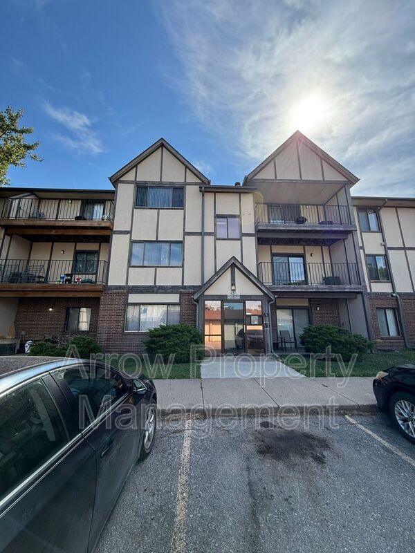 Building Photo - 2330 N 44th St Unit 8 Rental