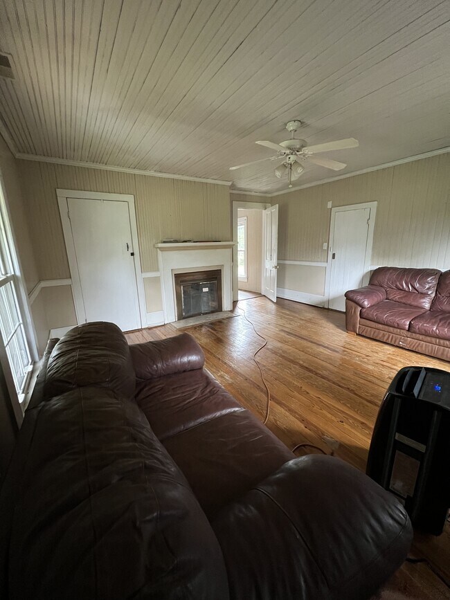 Photo - 610 Jenkins Ave