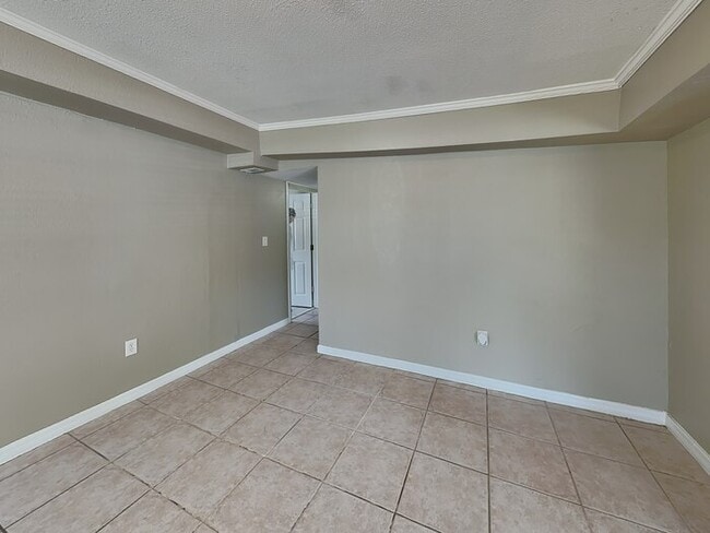 Photo - 2514 10th Ave Dr E