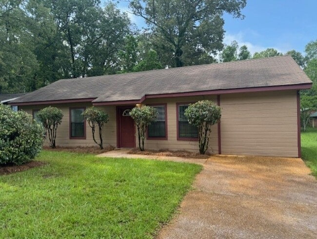 Nice 4 Bedroom Home in Byram! - Nice 4 Bedroom Home in Byram!
