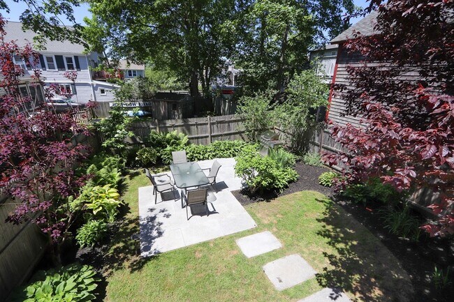 Photo - 491 Spring St Unit H