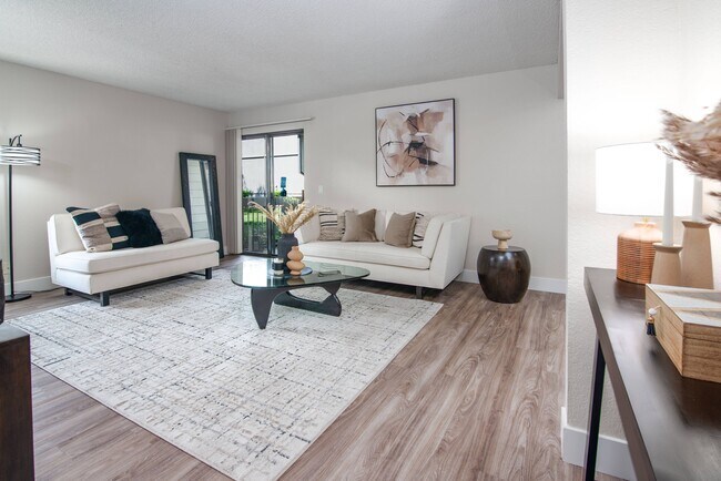 Rivercrest Apartments