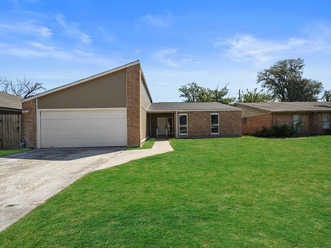 Building Photo - 6214 Skyview Dr Rental
