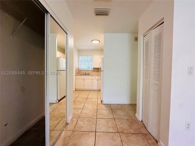 573 NE 82nd St Unit 6