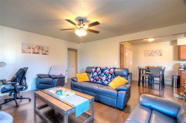 Photo - 205 W Trinity St Apartamento