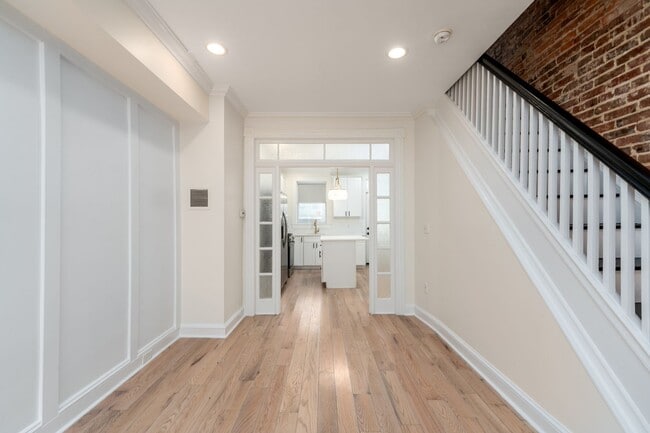 432 S Robinson St