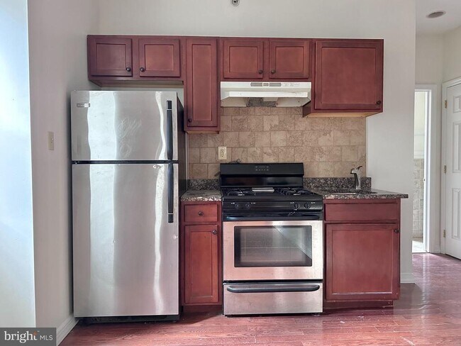 Photo - 118 S 12th St Unit 4R